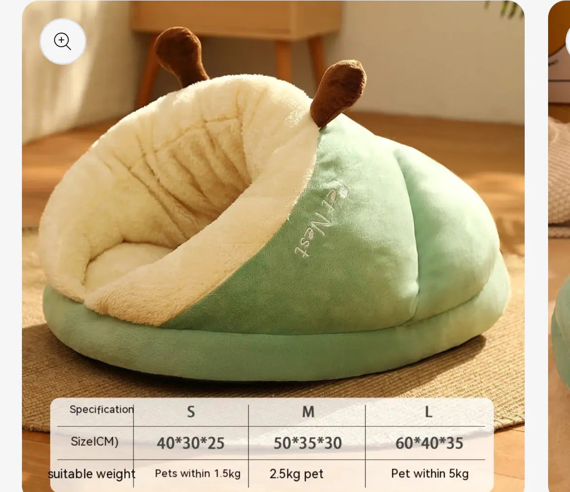 Cozy Pet Bed for Winter – Soft Cat and Dog Nest in Small Slipper Design