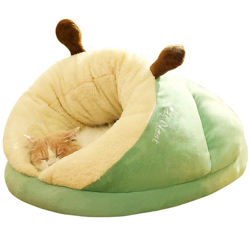 Cozy Pet Bed for Winter – Soft Cat and Dog Nest in Small Slipper Design