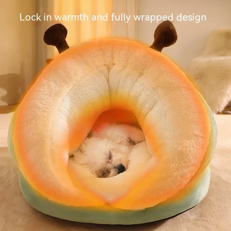 Cozy Pet Bed for Winter – Soft Cat and Dog Nest in Small Slipper Design